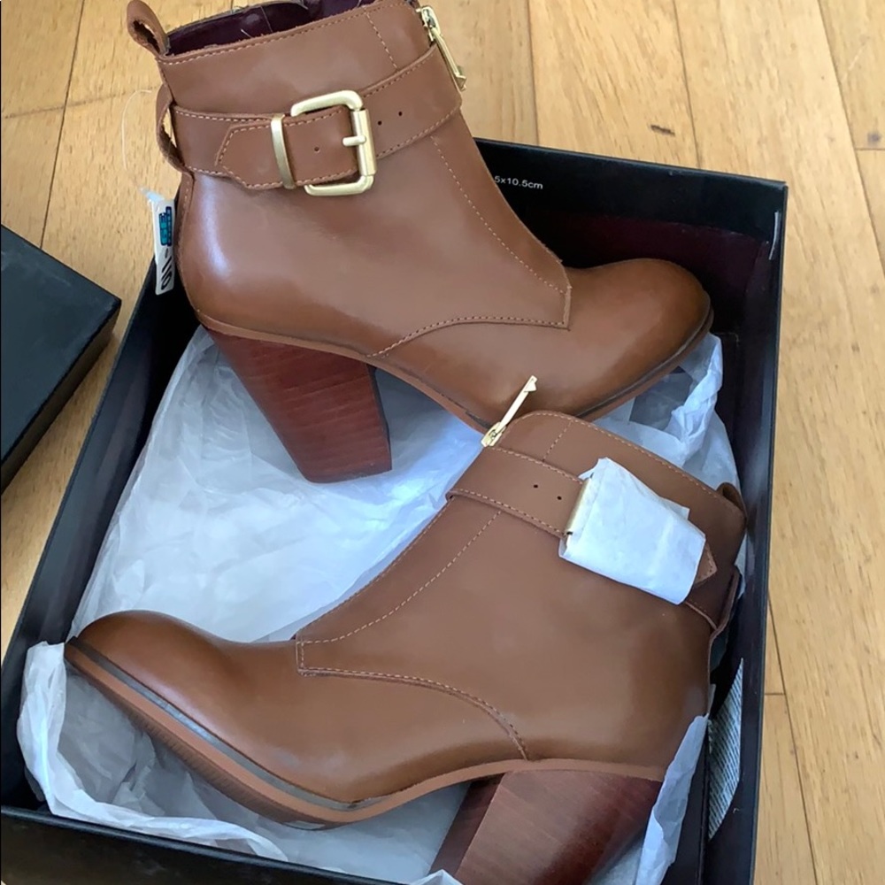 Report signature onable dark tan booties